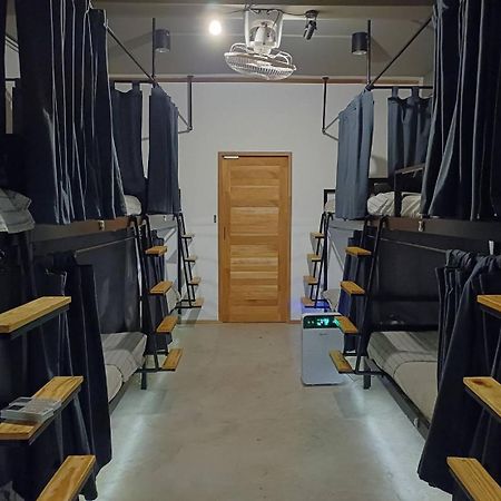 Amsterdamned Hostel Bangkok Exterior photo